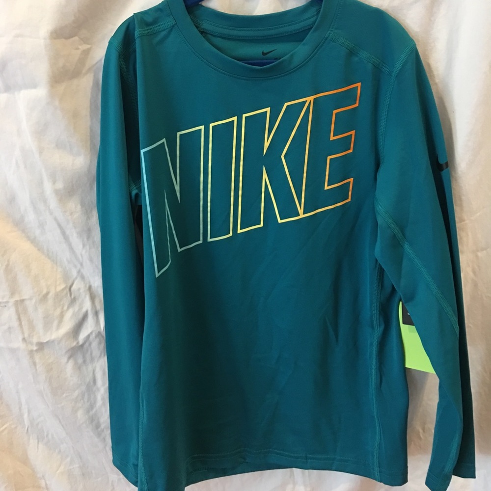 Boys Nike dry fit top.